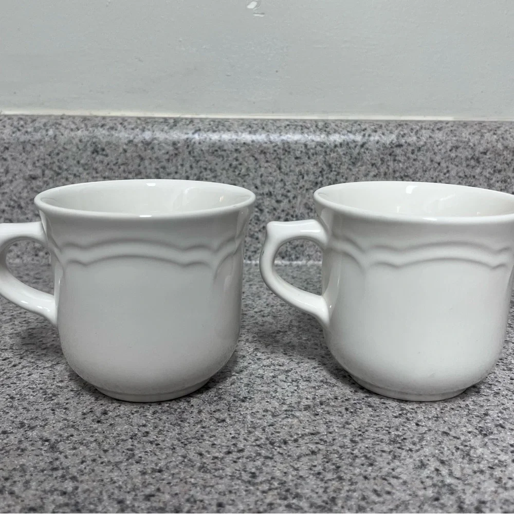 Pfaltzgraff Cups Gazebo Pattern Set of Two - Picture 2 of 6
